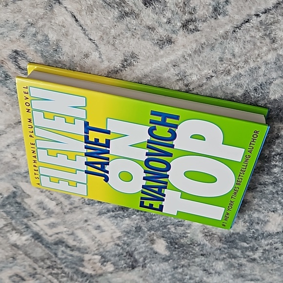 *LAST CHANCE* Eleven On Top by Janet Evanovich - Picture 5 of 6